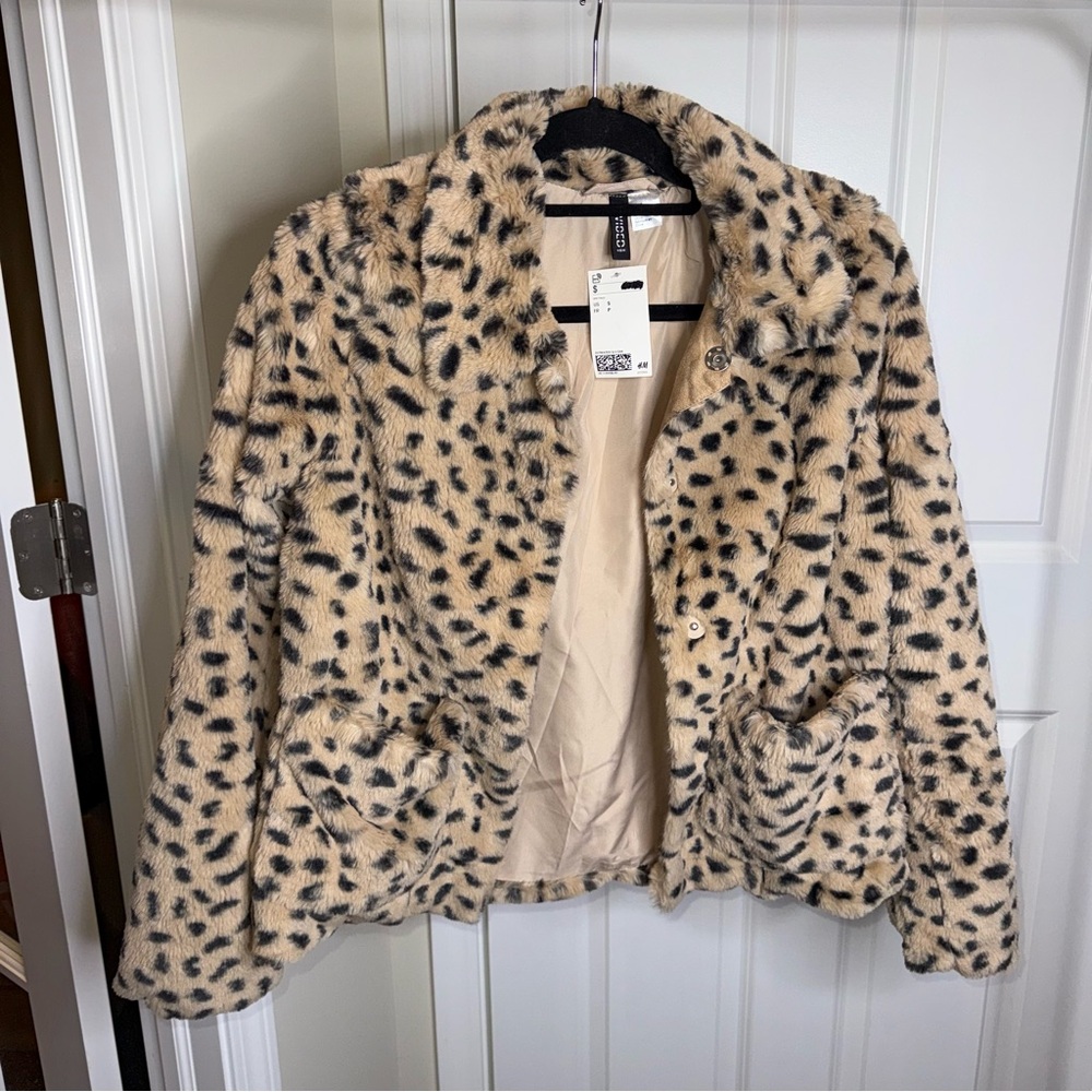 H&M Cream and Black Teddy Leopard Jacket NWT - Picture 2 of 4